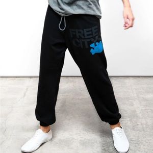 FREECITYlarge sweatpants (XS) -Unisex- -Relaxed Fit-